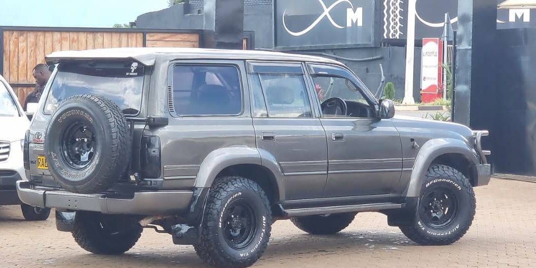 how to book car rental Rwanda
